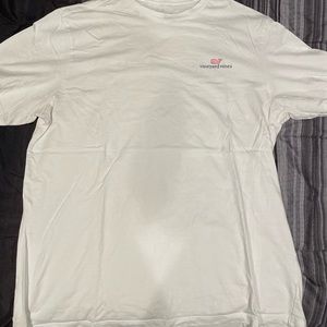 Large vineyard vine T-shirt